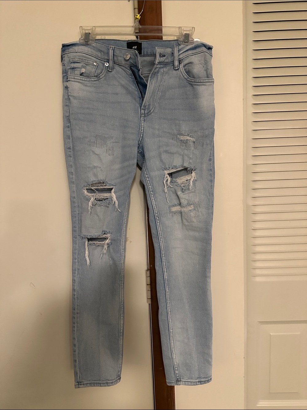 H&M Light Wash Distressed Skinny Jeans